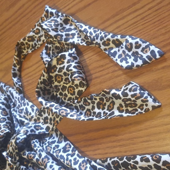 Victoria's Secret leopard print silky robe size small/medium - Picture 7 of 8